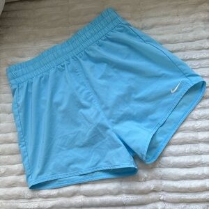 Nike One Mid-rise 3” Brief Lined Shorts - Youth
Size L